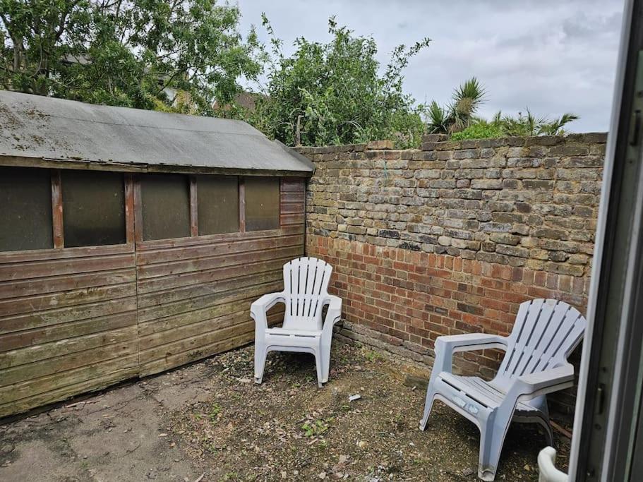 Beautiful Garden Flat Near Apartamento Londres