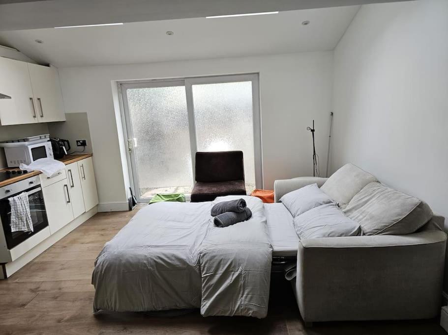 Apartamento Beautiful Garden Flat Near